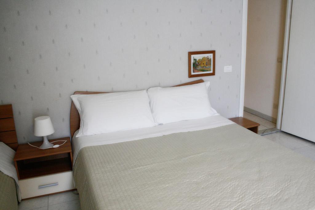 B&B Young Catânia Quarto foto