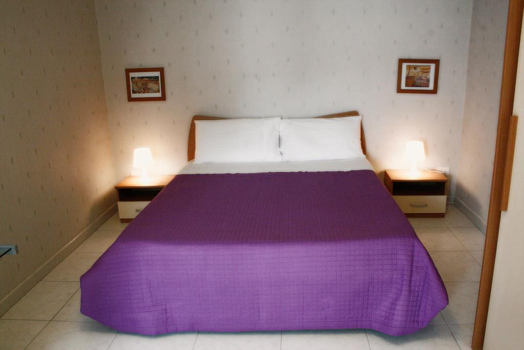 B&B Young Catânia Quarto foto